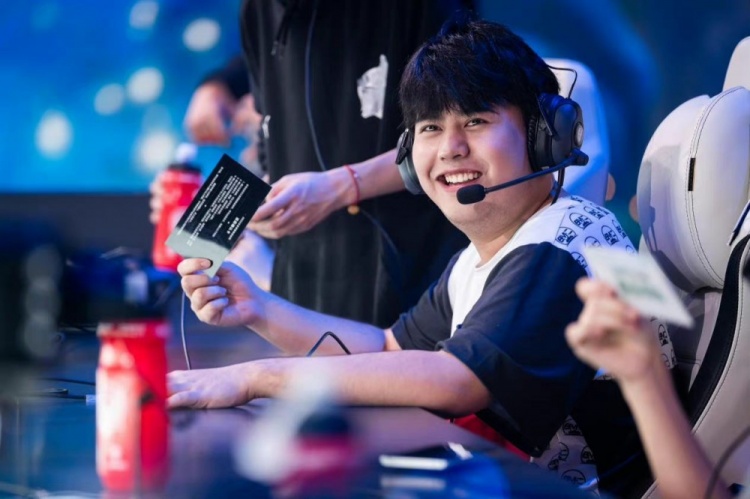 还在攻防两 还在攻防两